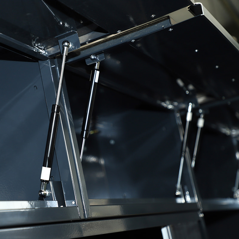 Établi modulaire en acier de rangement pour garage GLG7000C avec armoire à outils d'angle et boîte à outils en métal rouge